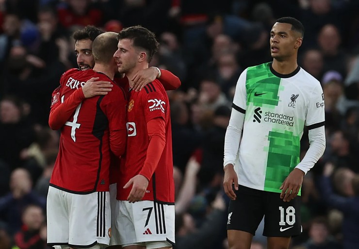 Liverpool vỡ mộng "ăn 4" sau trận thua MU ở FA Cup